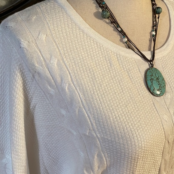 TAHARI VISCOSE BLEND SWEATER. - Picture 7 of 9